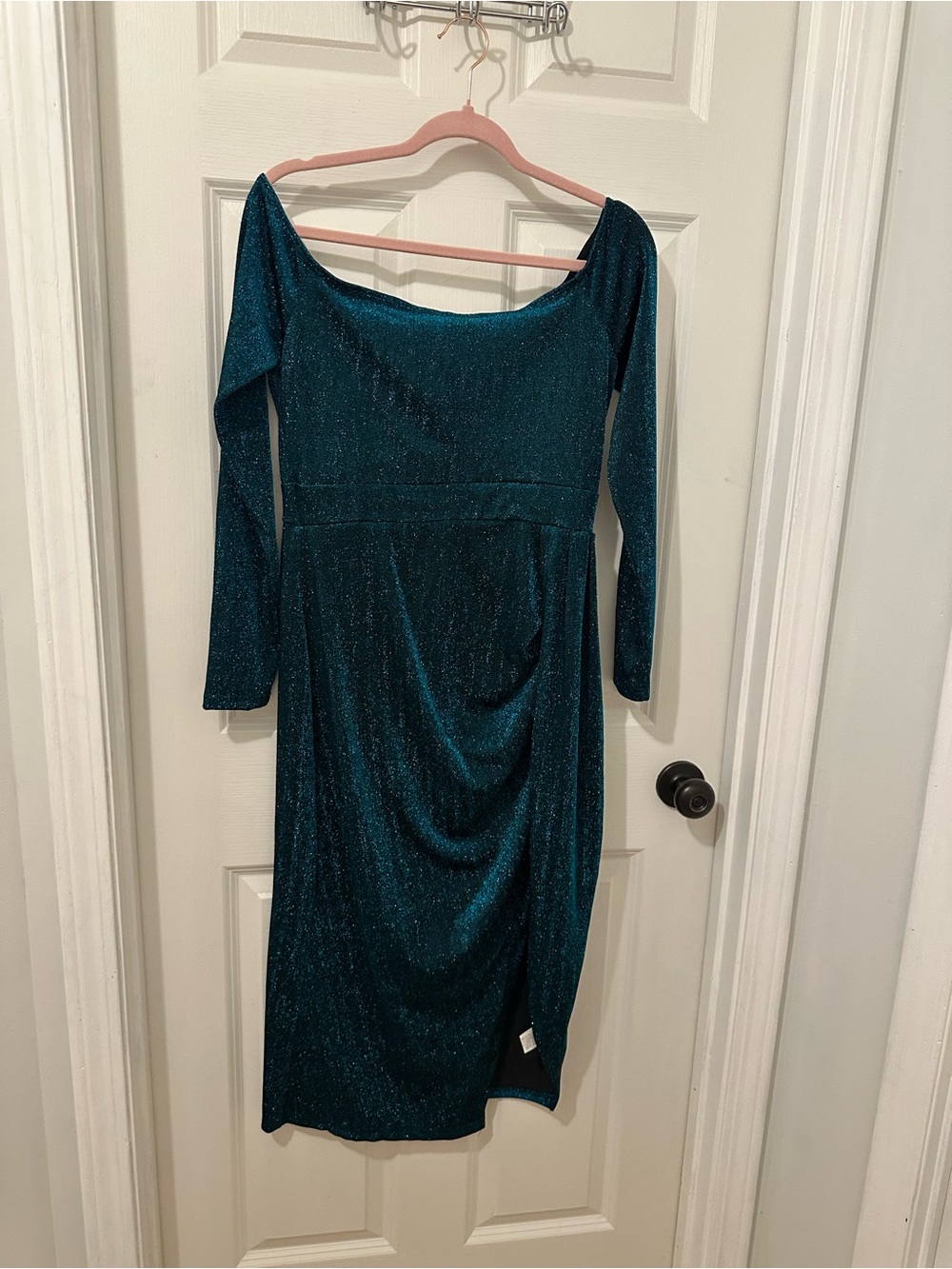 Off-Shoulder Dark Green Sparkle Long Sleeve Dress